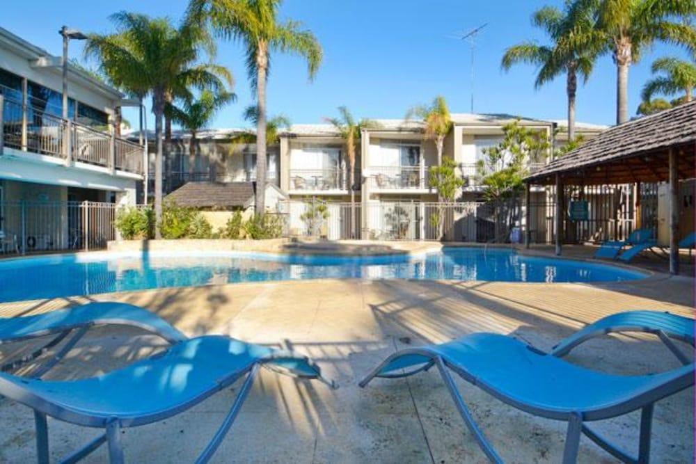 Mandurah Motel And Apartments Екстериор снимка